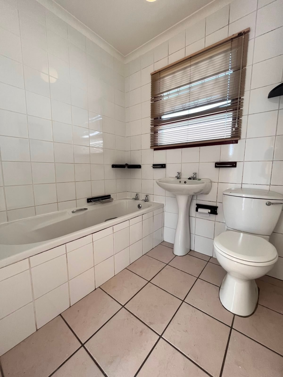 To Let 2 Bedroom Property for Rent in Sherwood Eastern Cape